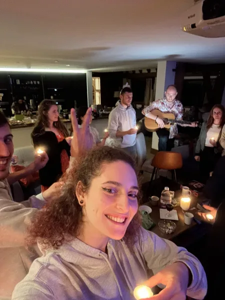רגע מחיי קהילת הבית