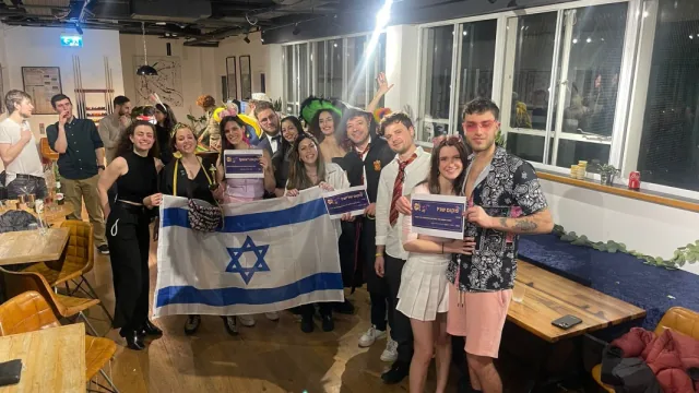 רגע מחיי קהילת הבית